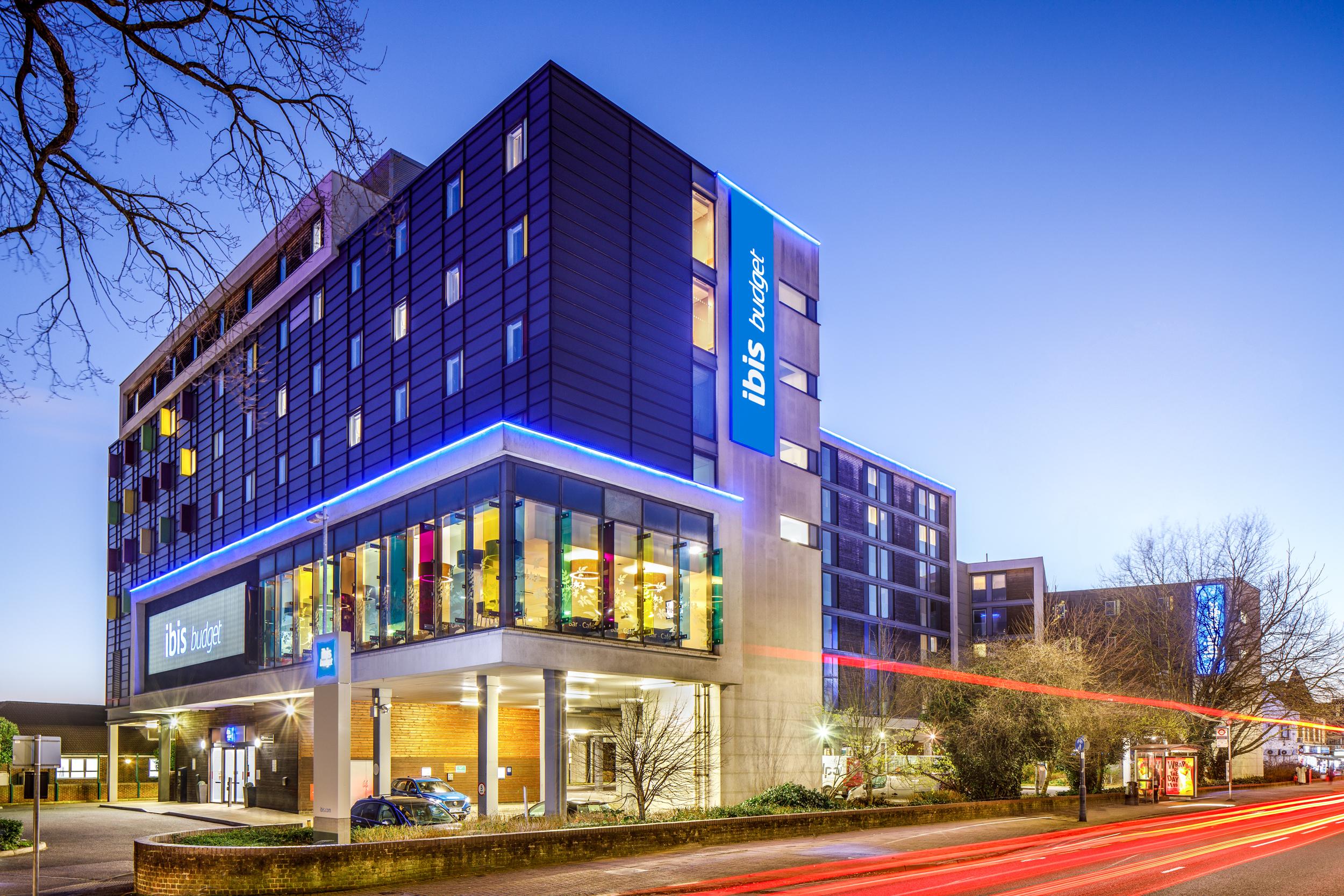 Ibis Budget London Heathrow Central Cranford Exterior photo