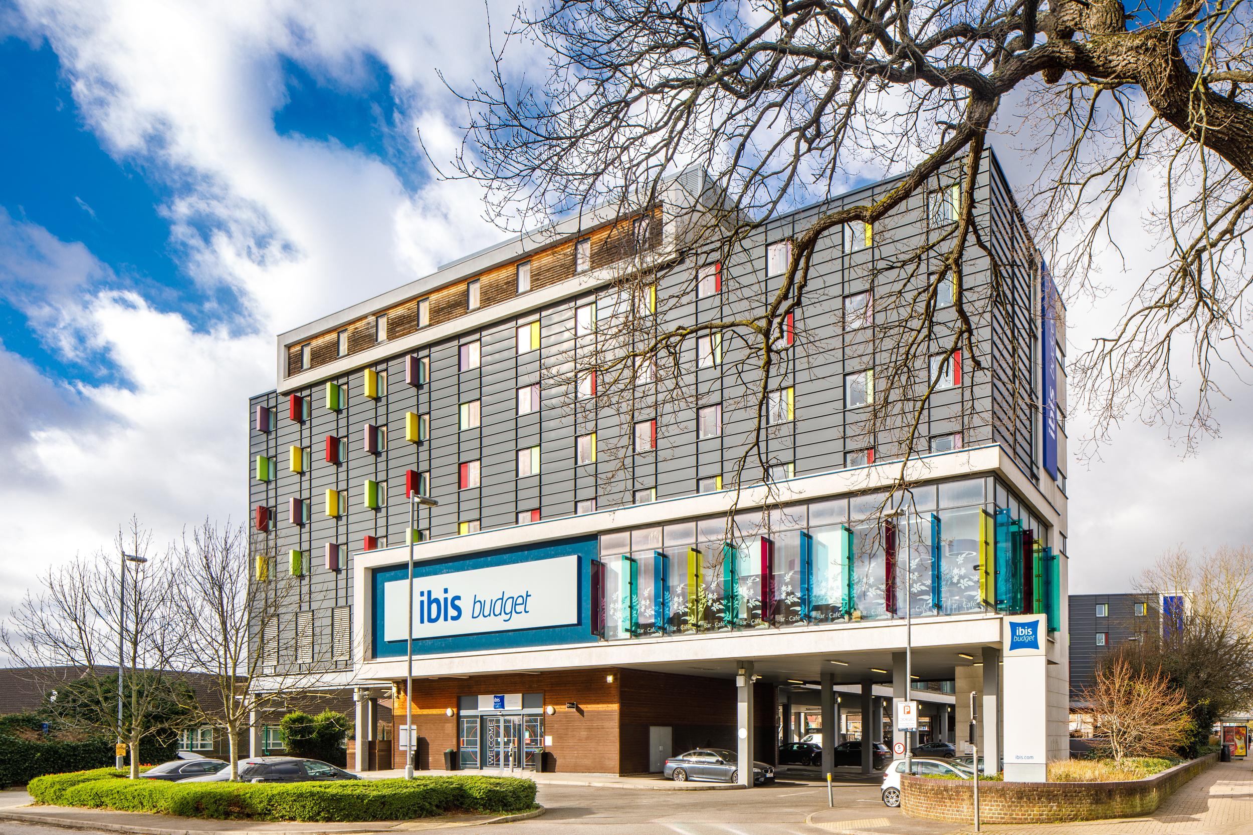 Ibis Budget London Heathrow Central Cranford Exterior photo