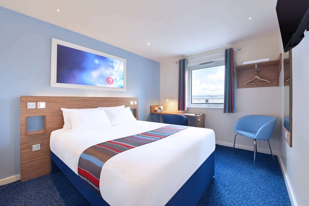 Ibis Budget London Heathrow Central Cranford Room photo